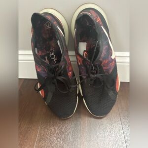 Nike Superep 12.5 Men’s Black and Red Sneakers with Cushioned Sole